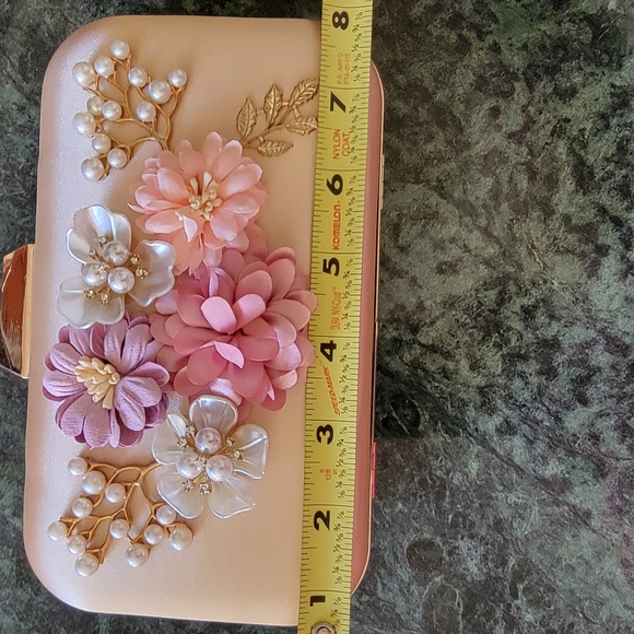 Floral Kisslock Embellished Golden Apricot Clutch/ Crossbody. NWOT. - Picture 9 of 9